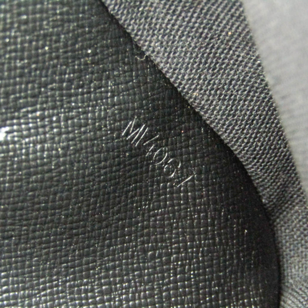 Louis Vuitton Taiga Pavel · Ardoise
