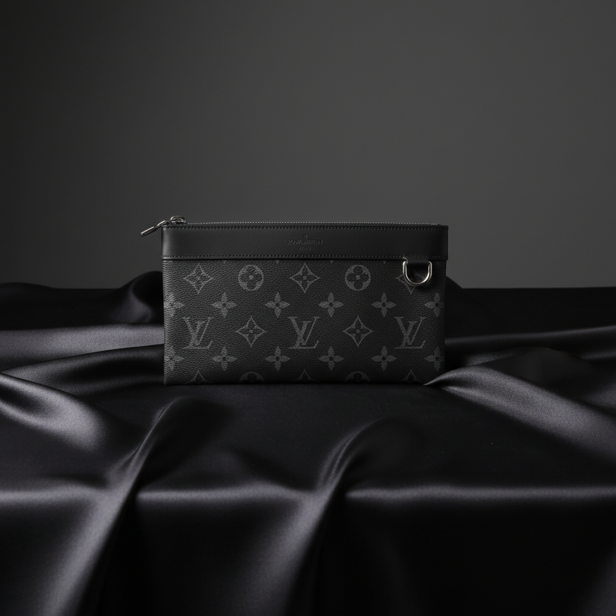 Louis Vuitton Pochette Discovery · Eclipse
