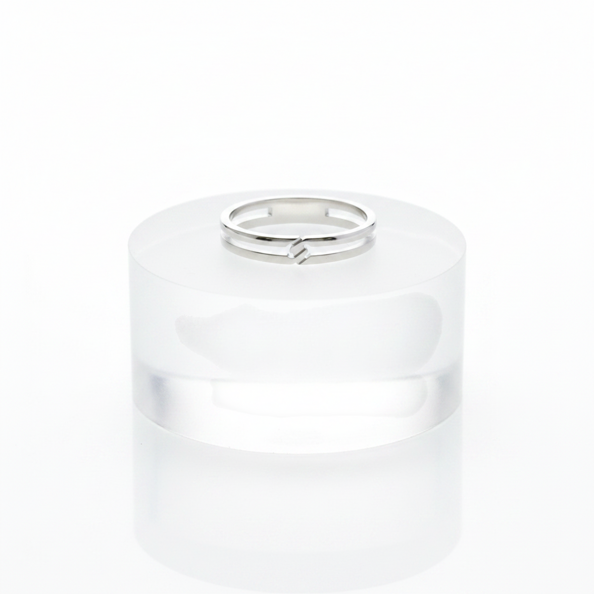 Gucci Infinity · 18K White Gold
