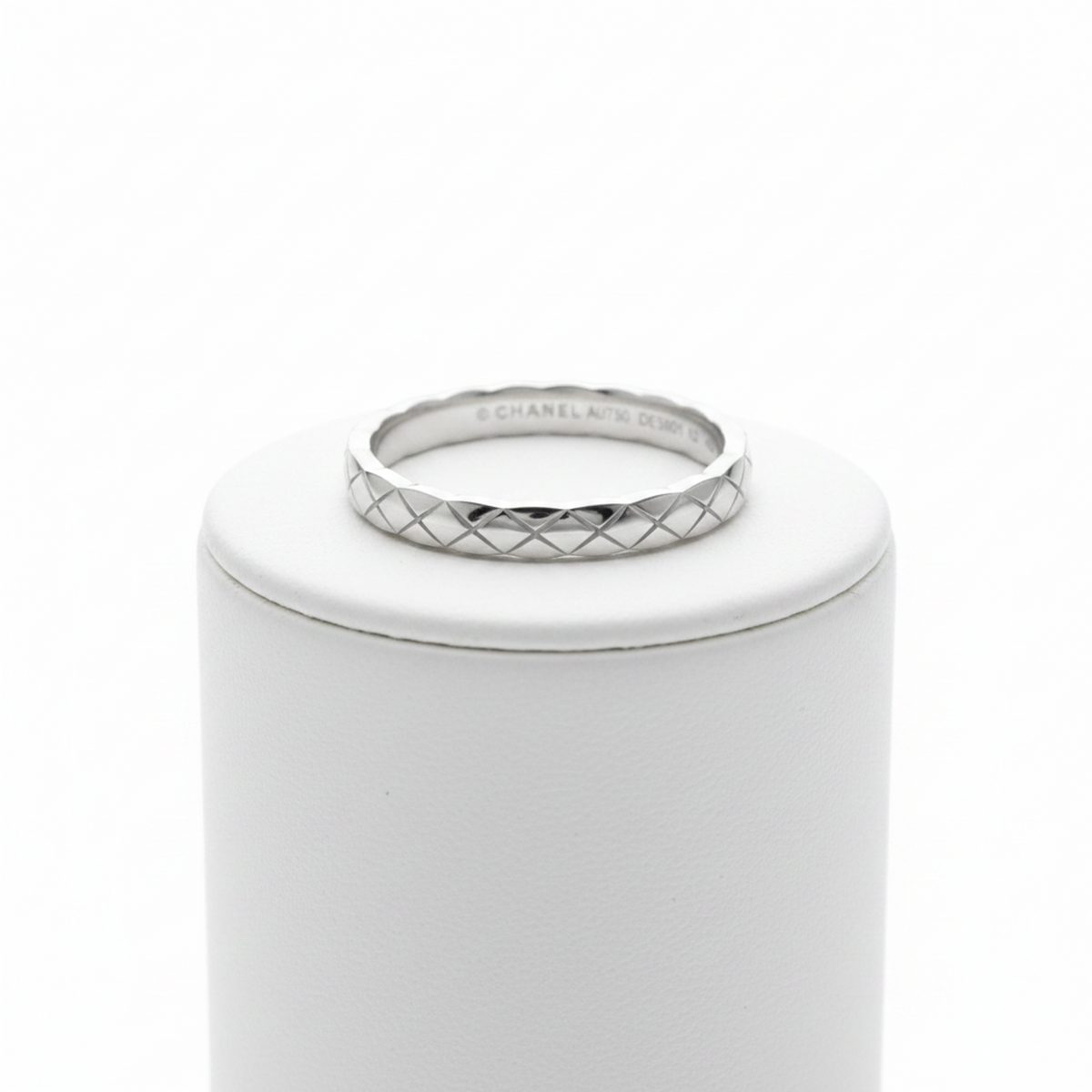 Chanel Coco Crush · 18K White Gold